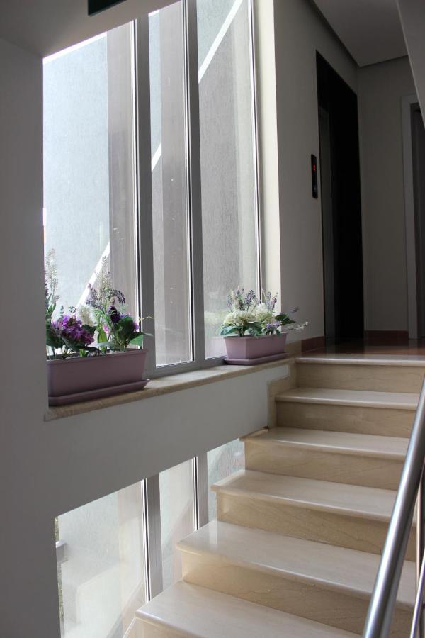 Luander Hotel Tiranë Luaran gambar