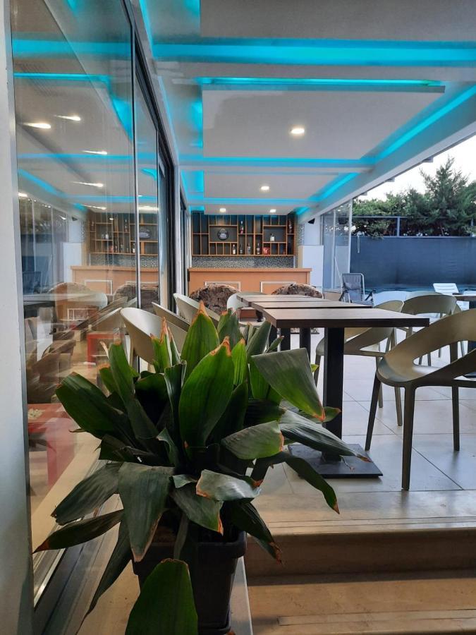 Luander Hotel Tiranë Luaran gambar
