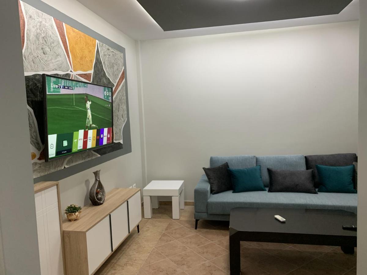 Luander Hotel Tiranë Bilik gambar